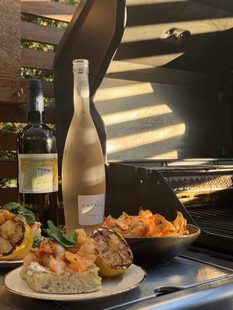 Katkarapuleipä ja viinit grillin vierellä