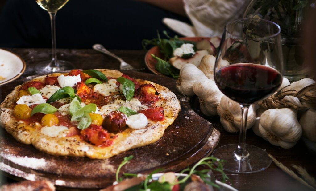 pizzaa ja viiniä